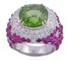 <span class='ref_item'>5 -</span> <span class="object_title">SORTIJA EN ORO 18KT, PERIDOTO, RUBÍES Y DIAMANTES</span>  <p><span class="technical_description">Sortija realizada en oro de 18kt con peridoto en talla redonda engastado en doble garra con peso aprox 11ct. Cuajado de rubíes en cabujón redondo con peso total aprox 6.50ct y diamantes en talla brillante con un peso total aprox de 2.50ct<br/>Medida Sortija: 12</span><br>Peso: <span class="PESO_HCES1">18,20</span> <span class="PESOUMED_HCES1">gr.</span><br></p>
