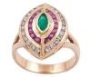 <span class='ref_item'>223 -</span> <span class="object_title">SORTIJA EN ORO 18KT, ESMERALDAS, RUBÍES Y PIEDRAS INCOLORAS</span>  <p><span class="technical_description">Sortija de diseño ojival realizada en oro de 18kt. Esmeralda central en talla marquise con peso aprox 0.30ct, rodeada de rubíes en talla redonda con peso total aprox 0.35ct y de piedras incoloras<br/>Medida Sortija: 12</span><br>Peso: <span class="PESO_HCES1">5,60</span> <span class="PESOUMED_HCES1">gr.</span><br></p>