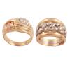 <span class='ref_item'>55 -</span> <span class="object_title">LOTE DE DOS SORTIJAS EN ORO 18KT</span>  <p><span class="technical_description">Lote de dos sortija realizadas en oro de 18kt. Una de ellas con centro trenzado en oro blanco y la otra con diseño de nudo con los tres colores del oro<br/>Medida Sortijas: 17 ambas</span><br>Peso: <span class="PESO_HCES1">12,60</span> <span class="PESOUMED_HCES1">gr.</span><br></p>