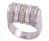 <span class='ref_item'>142 -</span> <span class="object_title">SORTIJA EN ORO 18KT Y DIAMANTES</span>  <p><span class="technical_description">Sortija realizada en oro de 18kt. Diseño cilíndrico con 3 hileras de diamantes en talla brillante con peso total aprox 0.88ct<br/>Medida Sortija: 16</span><br>Peso: <span class="PESO_HCES1">15,40</span> <span class="PESOUMED_HCES1">gr.</span><br></p>