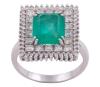 <span class='ref_item'>45 -</span> <span class="object_title">SORTIJA EN ORO 18KT, ESMERALDA Y DIAMANTES</span>  <p><span class="technical_description">Sortija realizada en oro de 18kt. Con esmeralda central en su talla rectangular con peso aprox 3ct, rodeada de diamantes en talla brillante con peso total aprox 0.80ct<br/>Medida Sortija: 12</span><br>Peso: <span class="PESO_HCES1">7,60</span> <span class="PESOUMED_HCES1">gr.</span><br></p>