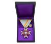 <span class='ref_item'>179 -</span> <span class="object_title">MEDALLA JAPONESA Y PIN DE LA SEGUNDA GUERRA MUNDIA</span>   <p><span class="technical_description">Con esmaltes y aplicaciones. En su caja original.</span><br></p>