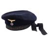 <span class='ref_item'>221 -</span> <span class="object_title">GORRA DE LA MARINA ALEMANA DE LA SEGUNDA GUERRA MUNDIAL</span>   <p><span class="technical_description">Gorra de plato en tejido azul marino y detalle de tejido con inscripción "4.Torpedobootshalbflottille.4". Con detalles en dorado de águila y cruz gamada rematada en dos tiras traseras en seda. Interior con refuerzo. <br/>Muestra ligeras señales de uso.</span><br></p>