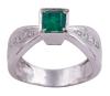 <span class='ref_item'>105 -</span> <span class="object_title">SORTIJA EN ORO 18KT, ESMERALDA Y DIAMANTES</span>  <p><span class="technical_description">Sortija realizada en oro de 18kt. Esmeralda central en su talla cuadrada con peso aprox 0.60ct y en hombros diamantes en talla brillante con peso total aprox 0.08ct<br/>Medida Sortija: 11</span><br>Peso: <span class="PESO_HCES1">4,80</span> <span class="PESOUMED_HCES1">gr.</span><br></p>