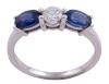 <span class='ref_item'>48 -</span> <span class="object_title">SORTIJA EN ORO 18KT, ZAFIROS Y DIAMANTE</span>  <p><span class="technical_description">Sortija realizada en oro de 18kt. Con 2 zafiros en talla oval con peso total aprox 1ct y un diamante central en talla brillante con peso aprox 0.40ct<br/>Medida Sortija: 13</span><br>Peso: <span class="PESO_HCES1">3,20</span> <span class="PESOUMED_HCES1">gr.</span><br></p>