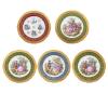 <span class='ref_item'>201 -</span> <span class="object_title">CONJUNTO DE CINCO PLATOS DECORATIVOS PORCELANA LIMOGES, AÑOS 60</span>   <p><span class="technical_description">Con sello en parte trasera. Decorados a mano con escenas de cortejo y monumentos de París. Detalles en dorado. <br/> </span><br></p>