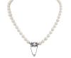 <span class='ref_item'>115 -</span> <span class="object_title">COLLAR DE PERLAS CULTIVADAS, ORO 14KT, ESMERALDAS Y DIAMANTES</span>  <p><span class="technical_description">Collar de perlas cultivadas en color blanco calibradas aprox en 8,8mm. Broche realizado en oro 14kt con perla central cultivada calibrada aprox en 6mm, dos esmeraldas con peso total aprox en 0.05ct y diamantes en talla brillante con peso total aprox 0.10ct<br/>Cierre: Caja con lengüeta y cadena de seguridad<br/>Longitud: 55cm</span><br>Peso: <span class="PESO_HCES1">53,80</span> <span class="PESOUMED_HCES1">gr.</span><br></p>