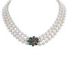 <span class='ref_item'>198 -</span> <span class="object_title">COLLAR DE PERLAS CULTIVADAS, ORO 18KT, ZAFIROS Y TURQUESAS</span>  <p><span class="technical_description">Collar de tres hilos de perlas cultivadas en color blanco calibradas aprox en 6,6mm. Broche realizado en oro 18kt adornado por turquesas en talla cabujón y 3 zafiros en talla redonda con peso total aprox 0.10ct<br/>Cierre: Caja con lengüeta y mecanismo de seguridad<br/>Longitud: 40cm</span><br>Peso: <span class="PESO_HCES1">68,40</span> <span class="PESOUMED_HCES1">gr.</span><br></p>