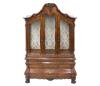 <span class='ref_item'>236 -</span> <span class="description">APARADOR CON VITRINA ESTILO LUIS XV </span>  <p><span class="description">Compuesto por dos cuerpos realizados en madera de nogal con decoraciones en marquetería de motivos florales y aplicaciones en metal dorado. Vitrina superior con dos puertas laterales en cristal. Interior forrado con tejido beige. Decorado con roleos tallados en parte superior y tiradores con escenas de cortejo. Contiene llave y luz interior. Presenta manchas de pintura en zona superior y el forro interior presenta unas manchas de humedad en la zona inferior.<br>Medidas: 150x160x53cm<br>Aparador estilo bombé decorado en patas talladas en forma de garras. Tiradores e metal dorado. Con dos puertas y cuatro cajones.<br>Medidas: 171x84x60cm</span></p>