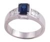 <span class='ref_item'>9 -</span> <span class="object_title">SORTIJA EN ORO 18KT, ZAFIRO Y DIAMANTES</span>  <p><span class="technical_description">Sortija realizada en oro de 18kt. Formada por un zafiro en talla esmeralda rectangular con peso aprox 1.50ct y a los lados diamantes en talla baguette con peso total aprox 0.50ct<br/>Medida Sortija: 13</span><br>Peso: <span class="PESO_HCES1">6,70</span> <span class="PESOUMED_HCES1">gr.</span><br></p>
