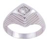 <span class='ref_item'>226 -</span> <span class="object_title">SORTIJA EN ORO 18KT Y DIAMANTE</span>  <p><span class="technical_description">Sortija realizada en oro de 18kt. Original diseño estriado en forma de rombo, con diamante central en talla brillante con peso aprox 0.32ct (está fracturado en un extremo)<br/>Medida Sortija: 20</span><br>Peso: <span class="PESO_HCES1">12</span> <span class="PESOUMED_HCES1">gr.</span><br></p>