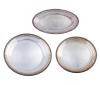 <span class='ref_item'>301 -</span> <span class="object_title">LOTE DE 3 FUENTES EN METAL PLATEADO</span>  <p><span class="technical_description">Lote realizado en metal plateado compuesto por tres fuentes, una ovalada y dos redondas</span><br>Peso: <span class="PESO_HCES1">2770</span> <span class="PESOUMED_HCES1">gr.</span><br></p>