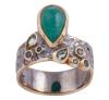 <span class='ref_item'>230 -</span> <span class="object_title">SORTIJA EN PLATA 925 CON CHAPADO EN ORO, ESMERALDA Y ZAFIROS VERDES. JOYERÍA DE AUTOR, PIEZA ÚNICA</span>  <p><span class="technical_description">Sortija realizada en plata de ley 925 con contraste y partes chapadas en oro. Esmeralda en cabujón perilla con peso aprox 1.20ct y zafiros verdes con peso total aprox 0.10ct<br/>Medida Sortija: 15</span><br>Peso: <span class="PESO_HCES1">6,20</span> <span class="PESOUMED_HCES1">gr.</span><br></p>