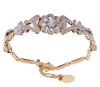 <span class='ref_item'>173 -</span> <span class="object_title">PULSERA EN ORO 18KT, PLATINO Y DIAMANTES</span>  <p><span class="technical_description">Pulsera realizada en oro de 18kt y platino, años 50. Adornada por diamantes en talla brillante con peso total aprox 3.20ct sobre vistas en platino. Con una medalla que cuelga del cierre con la inscripción ""5 años casados - Alberto a Lolina, 23-4-57"<br/>Cierre: Caja con lengüeta y ocho y cadena de seguridad<br/>Longitud: 18cm</span><br>Peso: <span class="PESO_HCES1">23,20</span> <span class="PESOUMED_HCES1">gr.</span><br></p>