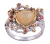 <span class='ref_item'>122 -</span> <span class="object_title">SORTIJA EN PLATA 925 CON CHAPADO EN ORO, ÓPALO Y ZAFIROS FANCY. JOYERÍA DE AUTOR, PIEZA ÚNICA</span>  <p><span class="technical_description">Sortija realizada en plata de ley 925 con contraste y partes chapadas en oro. Ópalo central en cabujón trillón con peso aprox 1.80ct y zafiros fancy en talla redonda con peso total aprox 0.10ct<br/>Medida Sortija: 13</span><br>Peso: <span class="PESO_HCES1">6,80</span> <span class="PESOUMED_HCES1">gr.</span><br></p>