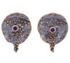 <span class='ref_item'>170 -</span> <span class="object_title">PENDIENTES PLATA 925 CON CHAPADO EN ORO Y  AMATISTAS. JOYERÍA DE AUTOR, PIEZA ÚNICA</span>  <p><span class="technical_description">Pareja de pendientes realizados en plata de ley 925 con contraste y partes chapadas en oro. Diseño adornado con bolitas y en el centro amatistas en talla redonda con peso total aprox 0.30ct.<br/>Cierre: Omega<br/>Medidas: 2 x 2,5cm</span><br>Peso: <span class="PESO_HCES1">12,90</span> <span class="PESOUMED_HCES1">gr.</span><br></p>