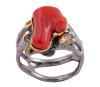 <span class='ref_item'>7 -</span> <span class="object_title">SORTIJA EN PLATA 925 CON CHAPADO EN ORO, CORAL Y ZAFIROS DORADOS. JOYERÍA DE AUTOR, PIEZA ÚNICA</span>  <p><span class="technical_description">Sortija realizada en plata de ley 925 con contraste y partes chapadas en oro. Con rama de coral rodeada de zafiros dorados en talla redonda y perilla con peso total aprox 0.13ct. <br/>Medida Sortija: 16</span><br>Peso: <span class="PESO_HCES1">8</span> <span class="PESOUMED_HCES1">gr.</span><br></p>