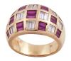 <span class='ref_item'>137 -</span> <span class="object_title">SORTIJA EN ORO 18KT, RUBÍES Y DIAMANTES</span>  <p><span class="technical_description">Sortija bombé realizada en oro de 18kt. Diseño de damero formado por rubíes en talla baguette con peso total aprox 0.80ct y diamantes en talla baguette con peso total aprox 0.50ct<br/>Medida Sortija: 12</span><br>Peso: <span class="PESO_HCES1">11,50</span> <span class="PESOUMED_HCES1">gr.</span><br></p>