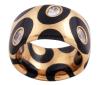 <span class='ref_item'>198 -</span> <span class="object_title">SORTIJA EN ORO 18KT, DIAMANTES Y ESMALTE</span>  <p><span class="technical_description">Sortija realizada en oro de 18kt. Decorada con motivos ovalados en esmalte negro y dentro de tres de ellos diamantes en talla oval con peso total aprox 0.90ct<br/>Medida Sortija: 11</span><br>Peso: <span class="PESO_HCES1">21,40</span> <span class="PESOUMED_HCES1">gr.</span><br></p>