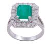 <span class='ref_item'>17 -</span> <span class="object_title">SORTIJA EN ORO 18KT, ESMERALDA Y DIAMANTES</span>  <p><span class="technical_description">Sortija realizada en oro de 18kt. Formada por una esmeralda en su talla rectangular con peso total aprox 2.25ct y en orla y hombros diamantes en talla brillante con peso total aprox 1.50ct<br/>Medida Sortija: 15</span><br>Peso: <span class="PESO_HCES1">7,20</span> <span class="PESOUMED_HCES1">gr.</span><br></p>