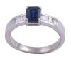 <span class='ref_item'>8 -</span> <span class="object_title">SORTIJA EN ORO 18KT, ZAFIRO Y DIAMANTES</span>  <p><span class="technical_description">Sortija realizada en oro de 18kt con zafiro central en talla rectangular con peso aprox 1ct y diamantes en talla baguette con peso total aprox 0.50ct<br/>Medida Sortija: 15</span><br>Peso: <span class="PESO_HCES1">4,50</span> <span class="PESOUMED_HCES1">gr.</span><br></p>