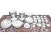 <span class='ref_item'>245 -</span> <span class="object_title">VAJILLA Y JUEGO DE CAFÉ EN PORCELANA BIDASOA COMPLETOS</span>   <p><span class="technical_description">Porcelana blanca con detalle dorado en contornos. Vajilla completa compuesta por: <br/>24 platos llanos<br/>12 platos  hondos<br/>24 platos de postre<br/>12 platos de consomé y tazas<br/>1 sopera con tapa<br/>1 ensaladera<br/>1 salsera con plato. Presenta un picotazo en el borde<br/>5 fuentes ovaladas de distinto tamaño<br/>1 fuente redonda<br/> <br/>Juego de café compuesto por: <br/>12 tazas<br/>12 platos de café<br/>2 cafeteras de distinto tamaño<br/>2 azucareros de distinto tamaño<br/>2 lecheras de distinto tamaño</span><br></p>