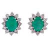 <span class='ref_item'>115 -</span> <span class="object_title">PENDIENTES EN ORO 18KT, ESMERALDAS Y DIAMANTES</span>  <p><span class="technical_description">Pareja de pendientes realizados en oro de 18kt. Diseño de roseta con esmeraldas en talla oval de peso total aprox 3.50ct y orla de diamantes en talla brillante con peso total aprox 1ct. <br/>Cierre: Omega</span><br>Peso: <span class="PESO_HCES1">8,20</span> <span class="PESOUMED_HCES1">gr.</span><br></p>