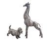 <span class='ref_item'>176 -</span> <span class="object_title">LOTE DE FIGURAS EN BRONCE PLATEADO</span>   <p><span class="technique_material">Broce plateado</span><br><span class="technical_description">Pareja de figura de perro y jirafa realizadas en metal plateado repujado. <br/>Medidas: 30x13; 10x15cm</span><br></p>