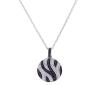 <span class='ref_item'>35 -</span> <span class="object_title">COLGANTE Y CADENA EN ORO 18KT CON DIAMANTES NEGROS Y BLANCOS</span>  <p><span class="technical_description">Colgante y cadena realizados en oro de 18kt. El colgante con bandas de diamantes negros y blancos en talla brillante con peso total aprox de 0.22ct (0.12ct los negros, 0.10ct los blancos). Cadena de eslabón barbado<br/>Cierre: Reasa<br/>Longitud de la cadena: 45cm</span><br>Peso: <span class="PESO_HCES1">4,30</span> <span class="PESOUMED_HCES1">gr.</span><br></p>