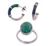 <span class='ref_item'>182 -</span> <span class="object_title">CONJUNTO DE PENDIENTES Y SORTIJA EN PLATA 925, AMAZONITA Y ESMALTE</span>  <p><span class="technical_description">Conjunto formado por una pareja de pendientes y una sortija realizados en plata de ley 925. Los pendientes de aro con diámetro de 2,1cm decorados con esmalte y la sortija con una amazonita en cabujón oval <br/>Medida Sortija: 10<br/>Cierre Pendientes: Presión</span><br>Peso: <span class="PESO_HCES1">5,90</span> <span class="PESOUMED_HCES1">gr.</span><br></p>