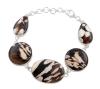 <span class='ref_item'>32 -</span> <span class="object_title">PULSERA EN PLATA 925 Y PLACAS JASPEADAS</span>  <p><span class="technical_description">Pulsera realizada en plata de ley 925. Con eslabones ovalados, redondos y perilla cubiertos de placas jaspeadas<br/>Cierre: Mosquetón<br/>Longitud: 22cm (con alargador)<br/>RefC 5786</span><br>Peso: <span class="PESO_HCES1">27,50</span> <span class="PESOUMED_HCES1">gr.</span><br></p>