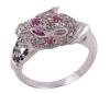 <span class='ref_item'>15 -</span> <span class="object_title">SORTIJA EN PLATA 925, RUBÍES, ÓNIX Y DIAMANTES BROWN</span>  <p><span class="technical_description">Sortija estilo "Cartier" realizada en plata de ley 925. Con forma de pantera adornada por rubíes en talla marquise y cabujones redondos con peso total aprox 0.06ct, ónix y cuajado de diamantes brown en talla 8/8 con peso total aprox 0.20ct<br/>Medida Sortija: 13<br/>RefC 8015</span><br>Peso: <span class="PESO_HCES1">3,90</span> <span class="PESOUMED_HCES1">gr.</span><br></p>
