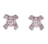 <span class='ref_item'>215 -</span> <span class="object_title">DORMILONAS EN ORO 18KT Y DIAMANTES</span>  <p><span class="technical_description">Pareja de pendientes dormilona realizados en oro de 18kt. Con diamantes centrales y en las garras en talla brillante con peso total aprox 0.12ct<br/>Cierre: Presión<br/>RefC 7968</span><br>Peso: <span class="PESO_HCES1">2,20</span> <span class="PESOUMED_HCES1">gr.</span><br></p>