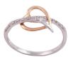 <span class='ref_item'>64 -</span> <span class="object_title">SORTIJA EN ORO BICOLOR 18KT Y DIAMANTES</span>  <p><span class="technical_description">Sortija realizada en oro bicolor de 18kt. Detalle de corazón con banda de diamantes en talla brillante con peso total aprox 0.08ct<br/>Medida Sortija: 12<br/>RefC 4228</span><br>Peso: <span class="PESO_HCES1">1,90</span> <span class="PESOUMED_HCES1">gr.</span><br></p>