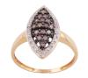 <span class='ref_item'>157 -</span> <span class="object_title">SORTIJA EN ORO BICOLOR 18KT Y DIAMANTES BLANCOS Y BROWN</span>  <p><span class="technical_description">Sortija lanzadera realizada en oro bicolor de 18kt. Centro adornado por diamantes brown en talla brillante con peso total aprox 0.24ct y bandas de diamantes incoloros en talla brillante con peso total aprox 0.09ct<br/>Medida Sortija: 13<br/>RefC 4239</span><br>Peso: <span class="PESO_HCES1">3,50</span> <span class="PESOUMED_HCES1">gr.</span><br></p>