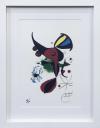 <span class='ref_item'>114 -</span> <span class="object_title">ODA A JOAN MIRÓ (1972)</span>   <p><span class="author">JOAN MIRÓ ( Barcelona,  1893- Mallorca, 1983)  </span> <br><span class="technique_material">Impresión a color sobre papel guarro firmado a mano por el autor</span><br><span class="technical_description">Representa la obra realizada por el autor, una figura abstracta de trazos negros y distintos colores.<br/>Firmada y numerada 26/100 a mano por el artista, según certificado adjunto.<br/>Enmarcado con metacrilato<br/>Acompaña certificado de autenticidad firmado y emitido por Royal Palace Gallery, con sello oficial, lacrado y en seco dorado.<br/>Medidas con marco: 42x32cm</span><br></p>