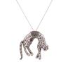 <span class='ref_item'>63 -</span> <span class="object_title">COLGANTE-BROCHE Y CADENA EN PLATA 925, GRANATES Y MARCASITAS</span>  <p><span class="technical_description">Colgante-broche y cadena realizados en plata de ley 925. El colgante con forma de pantera y cola articulada, adornada con marcasitas en el centro y granates en los ojos. Cadena barbada<br/>Cierre: Reasa<br/>Longitud de la cadena: 45cm<br/>RefC GE 4491</span><br>Peso: <span class="PESO_HCES1">21,90</span> <span class="PESOUMED_HCES1">gr.</span><br></p>
