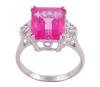 <span class='ref_item'>179 -</span> <span class="object_title">SORTIJA EN ORO 18KT, TOPACIO ROSA Y DIAMANTES</span>  <p><span class="technical_description">Sortija estilo Art-Dèco realizada en oro de 18kt. Topacio rosa central en talla esmeralda con peso aprox 5.67ct y a los lados diamantes en talla brillante con peso total aprox 0.10ct<br/>Medida Sortija: 13<br/>RefC 801221630</span><br>Peso: <span class="PESO_HCES1">4,80</span> <span class="PESOUMED_HCES1">gr.</span><br></p>