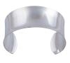 <span class='ref_item'>176 -</span> <span class="object_title">BRAZALETE EN METAL CHAPADO EN PLATA</span>  <p><span class="technical_description">Brazalete ancho y abierto realizado en metal chapado en plata, liso y pulido<br/>Medidas: 7 x 3cm</span><br>Peso: <span class="PESO_HCES1">26,60</span> <span class="PESOUMED_HCES1">gr.</span><br></p>