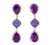 <span class='ref_item'>1 -</span> <span class="object_title">PENDIENTES EN ORO 18KT, AMATISTAS, TANZANITAS, DIAMANTES Y ZAFIROS ROSAS</span>  <p><span class="technical_description">Pareja de pendientes largos con movimiento realizados en oro de 18kt. Formados por amatistas en talla perilla con peso total aprox 8ct, orladas por diamantes en talla brillante con peso total aprox 0.60ct. En el centro tanzanitas en talla cuadrada con peso total aprox 2ct orladas por zafiros rosas con peso total aprox 0.20ct<br/>Cierre: Presión<br/>Longitud: 4cm</span><br>Peso: <span class="PESO_HCES1">7,90</span> <span class="PESOUMED_HCES1">gr.</span><br></p>