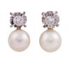 <span class='ref_item'>147 -</span> <span class="object_title">PENDIENTES EN ORO BICOLOR 18KT, PERLAS CULTIVADAS Y DIAMANTES</span>  <p><span class="technical_description">Pareja de pendientes "tú y yo" realizados en oro bicolor de 18kt. Diamantes en talla brillante con peso total aprox 0.40ct y perlas cultivadas calibradas aprox en 8,1mm<br/>Cierre: Ballestilla</span><br>Peso: <span class="PESO_HCES1">5,10</span> <span class="PESOUMED_HCES1">gr.</span><br></p>