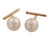 <span class='ref_item'>121 -</span> <span class="object_title">GEMELOS EN METAL CHAPADO EN ORO Y PERLAS MABE</span>  <p><span class="technical_description">Pareja de gemelos realizados en metal chapado en oro. Adornados con perlas mabe calibradas aprox en 16mm</span><br>Peso: <span class="PESO_HCES1">10,60</span> <span class="PESOUMED_HCES1">gr.</span><br></p>
