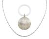 <span class='ref_item'>246 -</span> <span class="object_title">SONAJERO Y CADENA EN PLATA DE LEY</span>  <p><span class="technical_description">Sonajero con parte sonora con forma de concha realizada en plata de ley y aro en plástico blanco. Incluye cadena barbada también en plata de ley con cierre de reasa y longitud 60cm. En caja de la Joyería "Aumatell" de Tarragona<br/>Peso bruto total: 25,9gr: (11,7gr la cadena y 14,2gr el sonajero)</span><br></p>