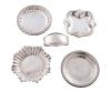 <span class='ref_item'>257 -</span> <span class="object_title">LOTE DE 4 CENICEROS Y UN SERVILLETERO EN PLATA DE LEY</span>  <p><span class="technical_description">Lote compuesto por 4 ceniceros o pequeñas bandejas con inscripciones de iniciales y fechas y un servilletero con la inscripción "Paz"</span><br>Peso: <span class="PESO_HCES1">132,30</span> <span class="PESOUMED_HCES1">gr.</span><br></p>