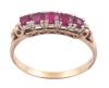 <span class='ref_item'>87 -</span> <span class="object_title">CINQUILLO EN ORO 18KT Y RUBÍES</span>  <p><span class="technical_description">Sortija cinquillo realizada en oro de 18kt. Formada por 5 rubíes en talla redonda sobre vistas en blanco con peso total aprox 0.60ct<br/>Medida Sortija: 17</span><br>Peso: <span class="PESO_HCES1">2,60</span> <span class="PESOUMED_HCES1">gr.</span><br></p>