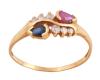 <span class='ref_item'>125 -</span> <span class="object_title">SORTIJA EN ORO 18KT, RUBÍ, ZAFIRO Y ZAFIROS BLANCOS</span>  <p><span class="technical_description">Sortija realizada en oro de 18kt. Adornada con un zafiro en talla perilla con peso aprox 0.20ct y rubí en talla perilla con peso aprox 0.20ct, y 6 zafiros blancos<br/>Medida Sortija: 15</span><br>Peso: <span class="PESO_HCES1">2,40</span> <span class="PESOUMED_HCES1">gr.</span><br></p>