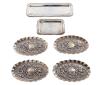 <span class='ref_item'>204 -</span> <span class="object_title">SEIS BANDEJAS EN PLATA DE LEY</span>  <p><span class="technical_description">Lote formado por 6 bandejas realizadas en plata de ley 925. Dos rectangulares listas y cuatro ovales repujadas. Algunas con las inscripciones "Angelines" y "AG"<br/>Medidas: 18 x 11 las ovales, 26 x 8,5 la rectangular más grande<br/>Peso neto de la plata: 401gr</span><br></p>