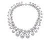 <span class='ref_item'>111 -</span> <span class="object_title">GRAN GARGANTILLA VINTAGE EN PLATINO Y DIAMANTES</span>  <p><span class="technical_description">Gran gargantilla vintage realizada en platino con diamantes en talla brillante y baguette. Destaca el diamante central de 3ct aprox, los diamantes sucesivos de 1.50ct aprox, los siguientes de 1ct. aprox y el resto en disminución a partir de 0.30ct hasta 0.10ct aprox. Peso total aprox de todos los diamantes: 28ct. <br/>Peso gargantilla: 151,30gr</span><br></p>