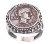<span class='ref_item'>78 -</span> <span class="object_title">SORTIJA EN PLATA DE LEY CON DENARIO</span>  <p><span class="technical_description">Sortija realizada en plata de ley. Con denario central de antiguo emperador romano<br/>Medida Sortija: 18</span><br>Peso: <span class="PESO_HCES1">8,10</span> <span class="PESOUMED_HCES1">gr.</span><br></p>