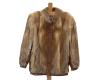 <span class='ref_item'>193 -</span> <span class="object_title">CHAQUETÓN EN PIEL DE ZORRO Y CUERO</span>   <p><span class="technical_description">Cuello redondo, frontal abotonado. Cuero delantero, empuñaduras y costados. Bolsillos laterales y forro interior. Talla 42 aprox.</span><br></p>